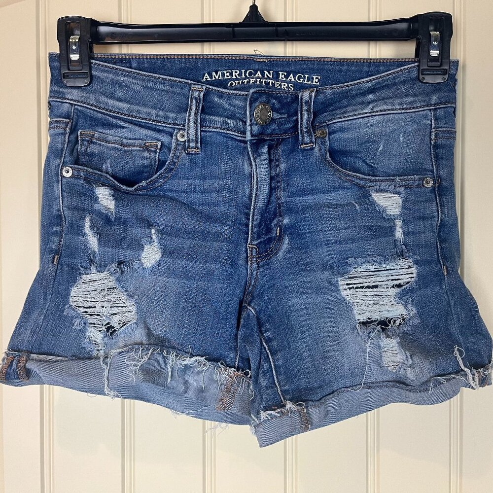 American Eagle Jean Shorts Size 6 Blue, Medium/Light Wash, "Super Super Stretch"